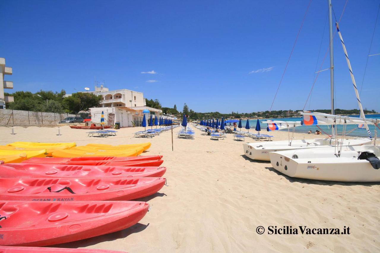 Villa Nisa Apartment Sea View Fontane Bianche Esterno foto