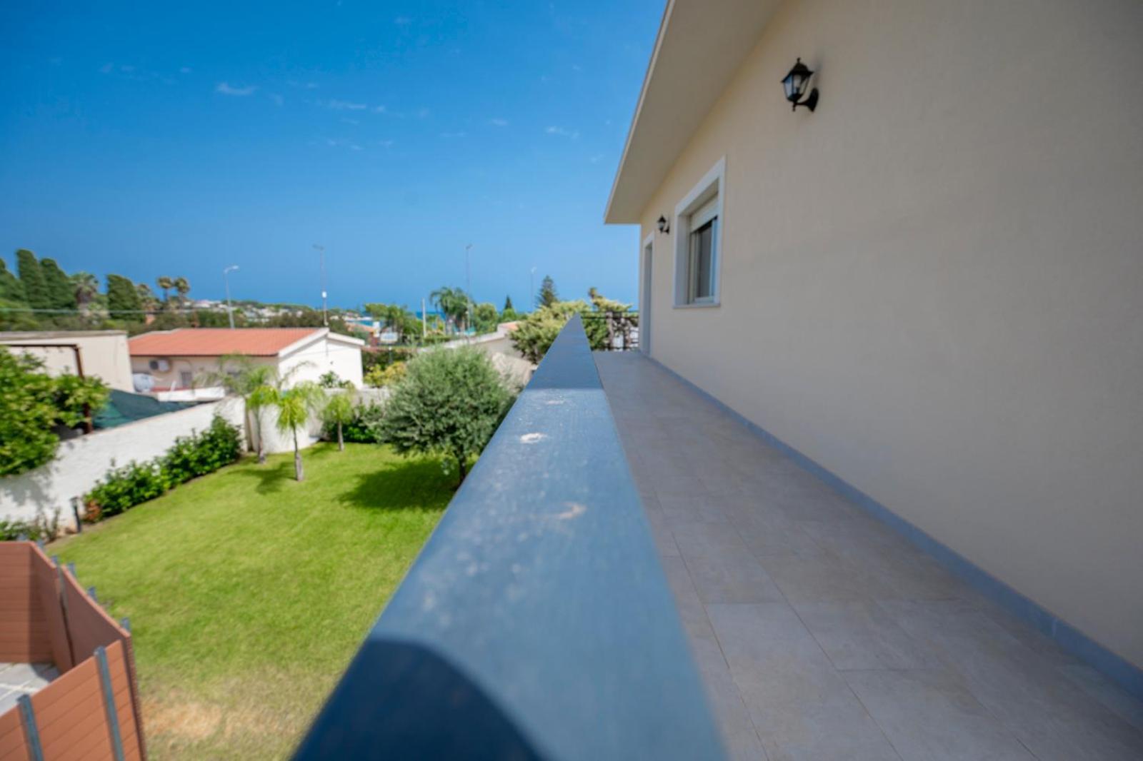 Villa Nisa Apartment Sea View Fontane Bianche Esterno foto